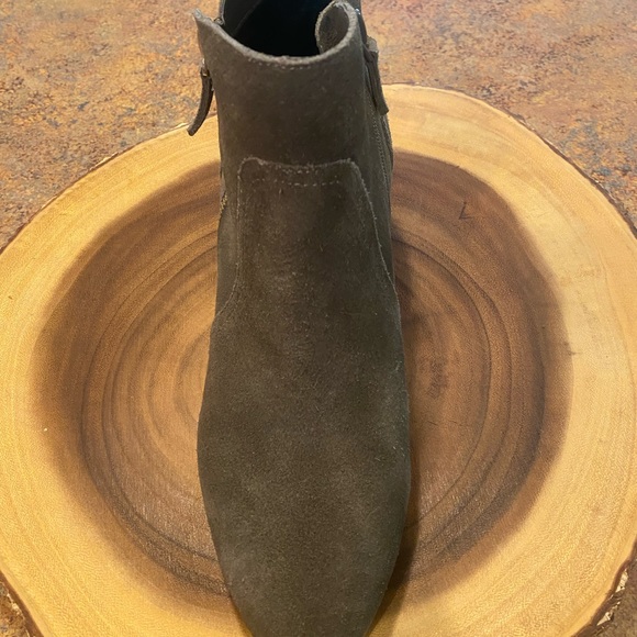 Violet & Red Ankle Boot. Size 10M - Picture 3 of 6